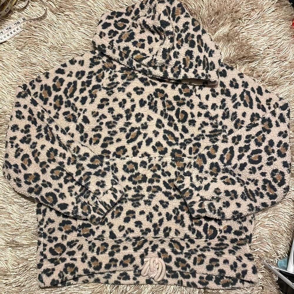 AMERICAN Eagle Outfitters Fuzzy Leopard Print Hoodie Pullover sz Small